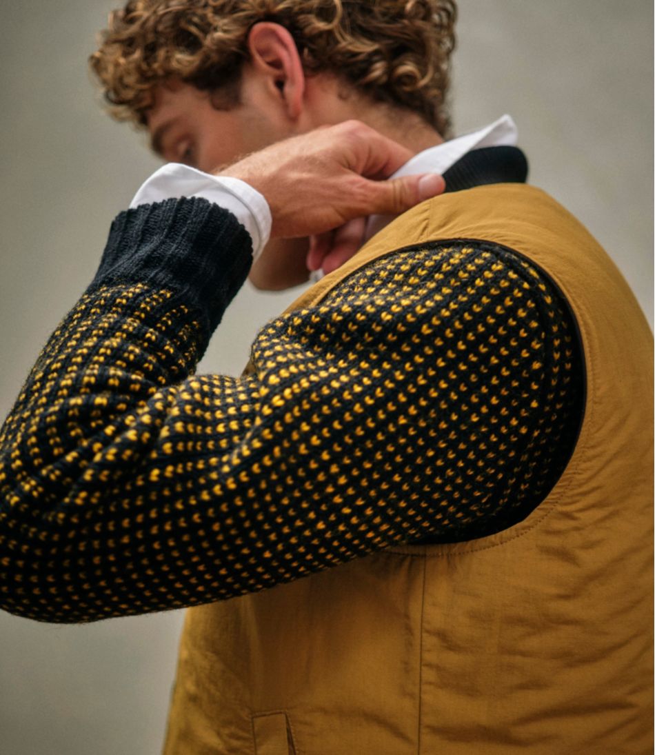 Men's Signature Reversible Quilted Vest - Image 11