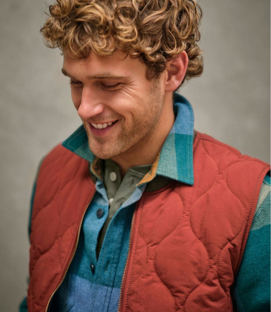 Men's Signature Reversible Quilted Vest - Image 8