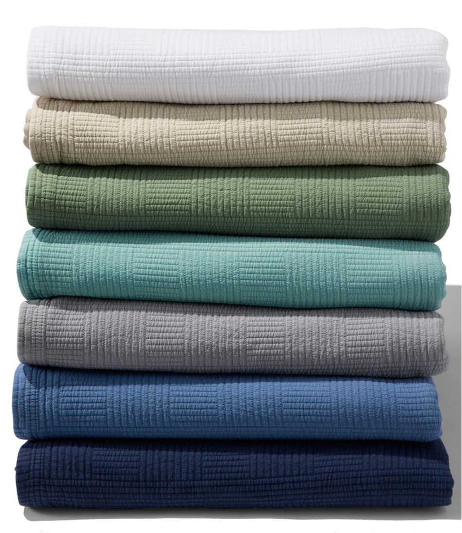 Vintage Matelass?? Bedspread - Image 4