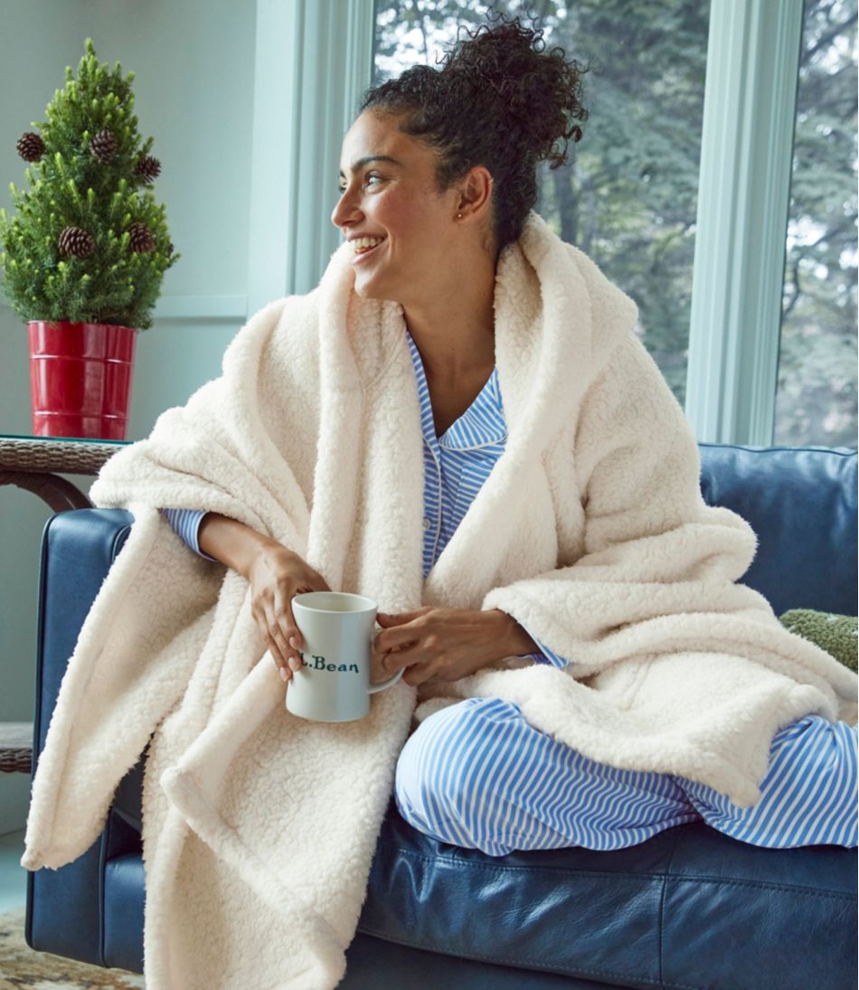 Cozy Sherpa Wearable Throw - Image 5