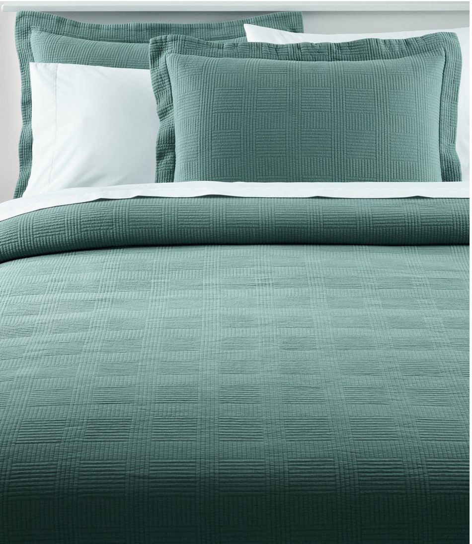 Vintage Matelass?? Coverlet